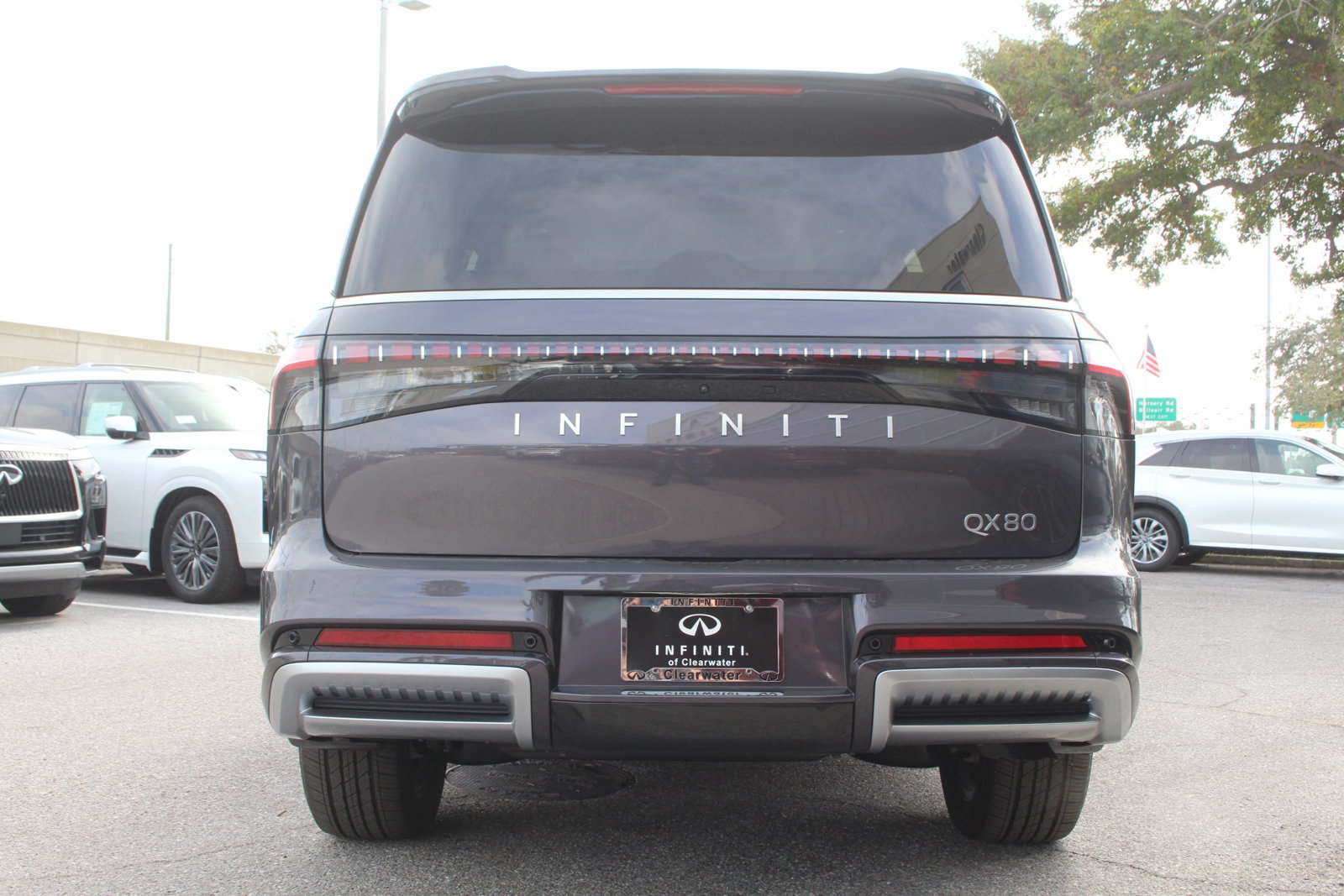 2025 Infiniti QX80 Luxe photo 4