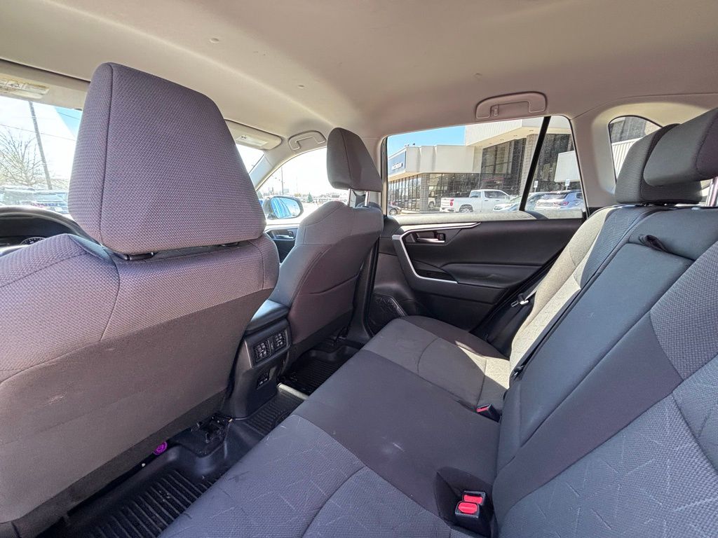 2022 Toyota RAV4 XLE photo 15