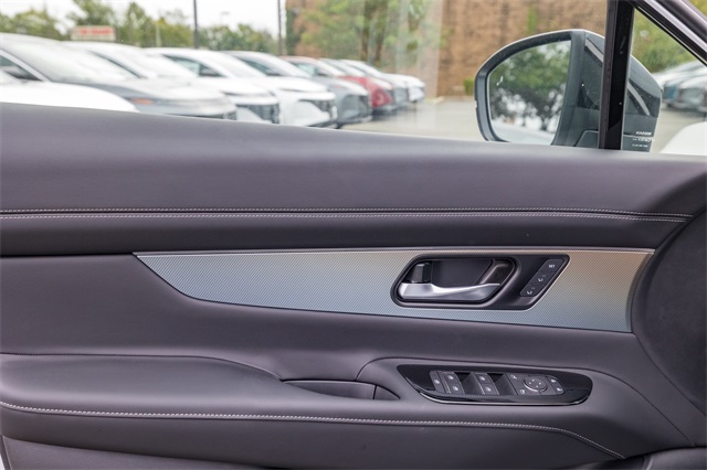 2025 Nissan Murano SL photo 10
