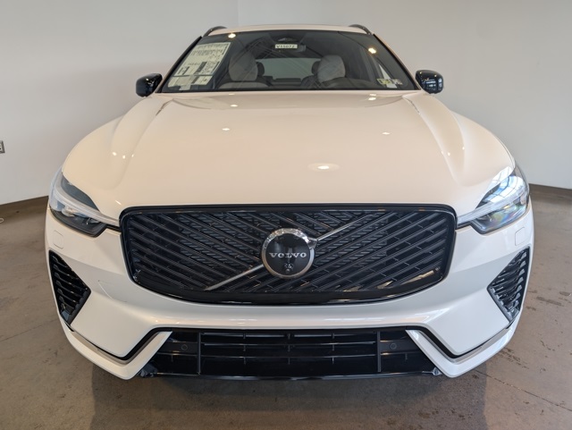 2026 Volvo XC60 Hybrid T8 Plus photo 2