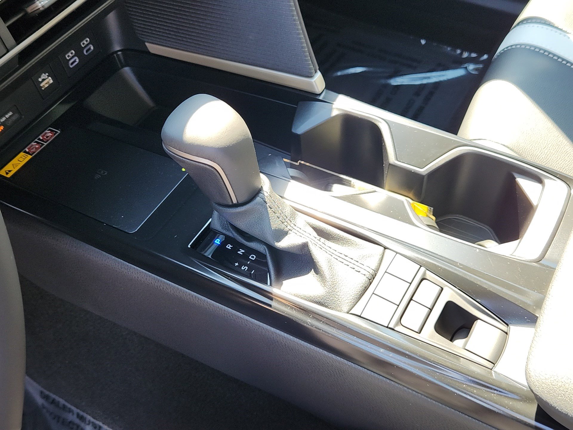 2025 Toyota Camry SE photo 17
