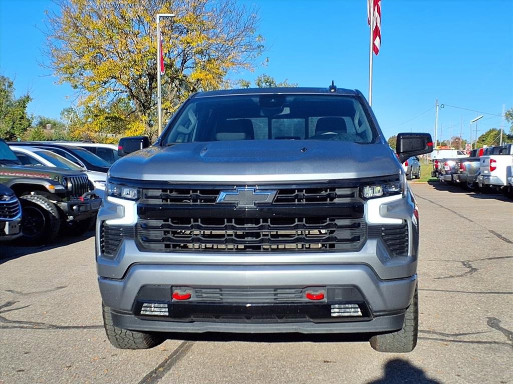 2023 Chevrolet Silverado 1500 RST photo 2