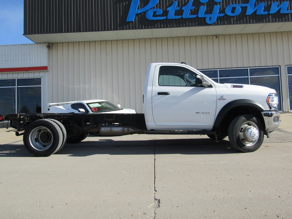 2022 Ram 5500 Tradesman photo 2