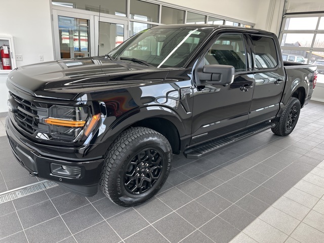 2025 Ford F-150 XLT photo 4