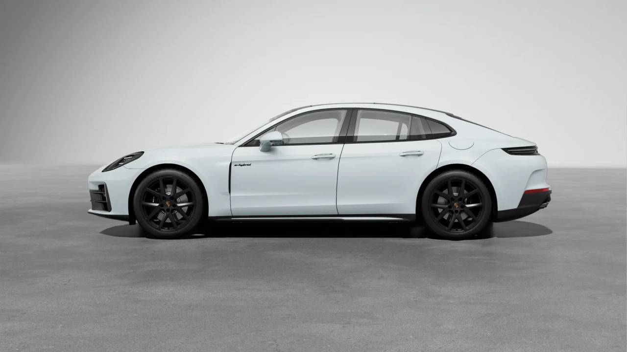 2026 Porsche Panamera 4 E-Hybrid photo 2