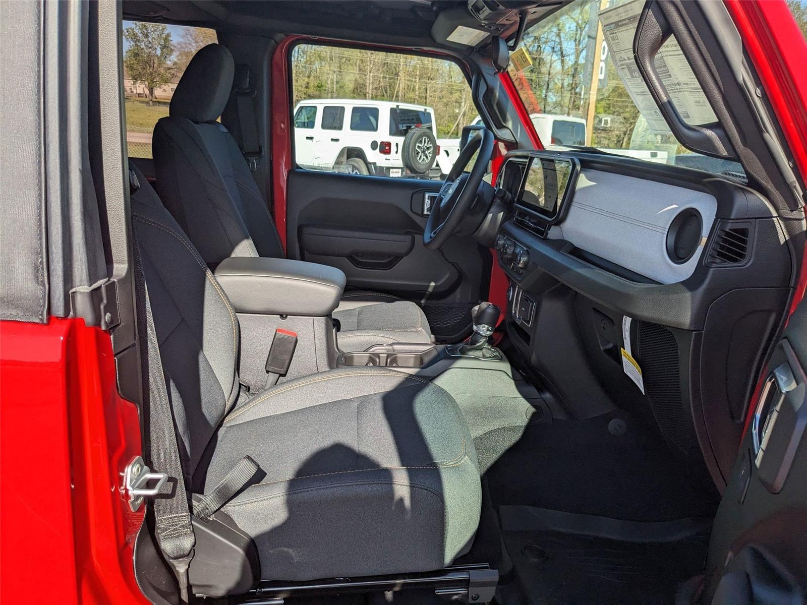 2025 Jeep Wrangler Sport photo 18