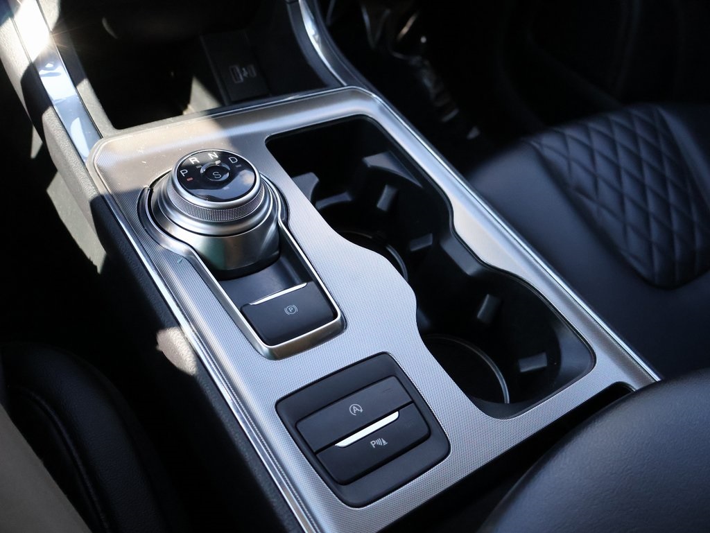 2024 Ford Edge Titanium photo 35