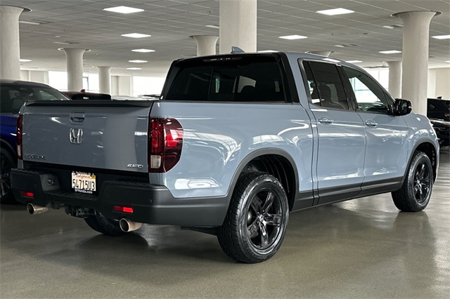 2023 Honda Ridgeline Black Edition photo 6