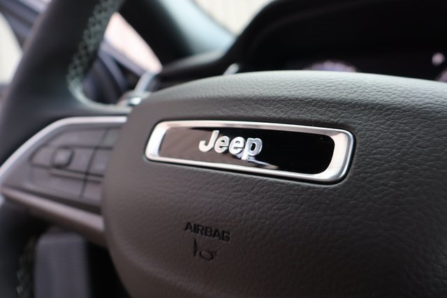 2025 Jeep Grand Cherokee Limited photo 21