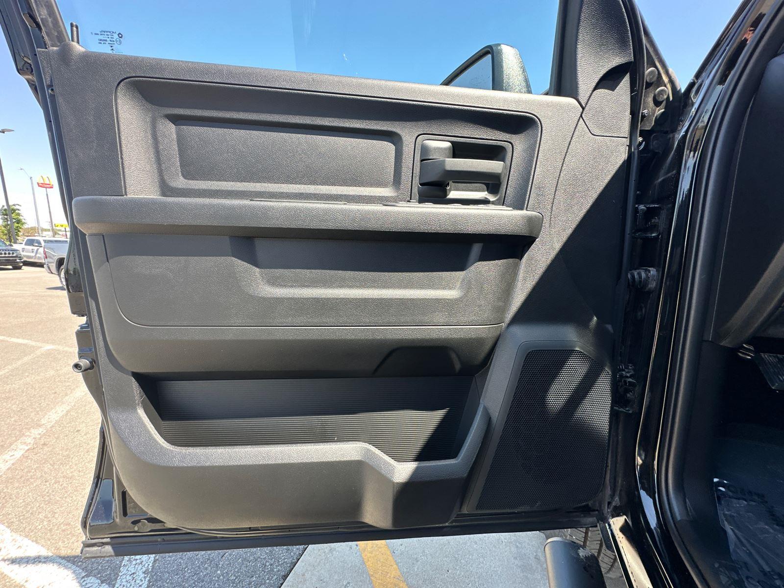 2025 Ram 2500 Tradesman photo 11
