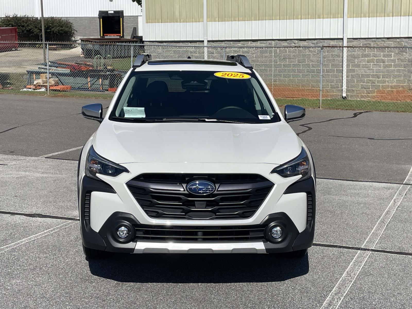 2025 Subaru Outback Touring XT photo 2