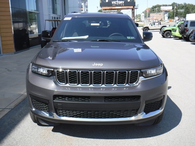 2025 Jeep Grand Cherokee Laredo X photo 5