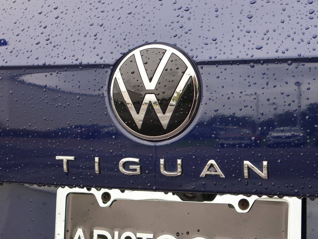 2024 Volkswagen Tiguan SE Wolfsburg Edition photo 12