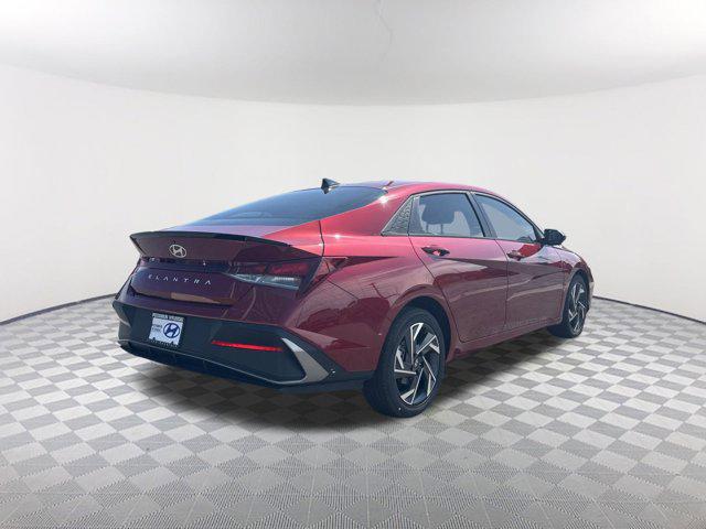 2025 Hyundai Elantra SEL Sport photo 5