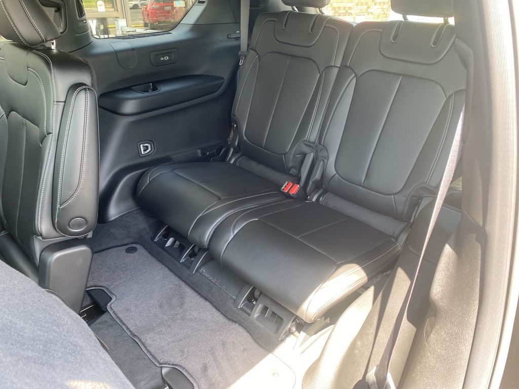 2025 Jeep Grand Cherokee Limited photo 19