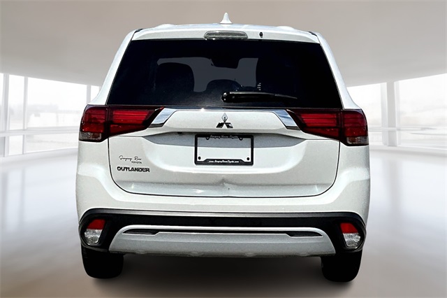 2020 Mitsubishi Outlander ES photo 4