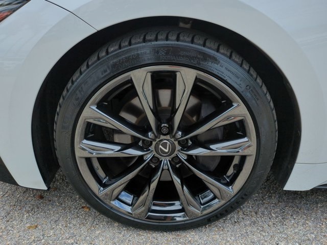 2024 Lexus IS 350 F SPORT photo 11