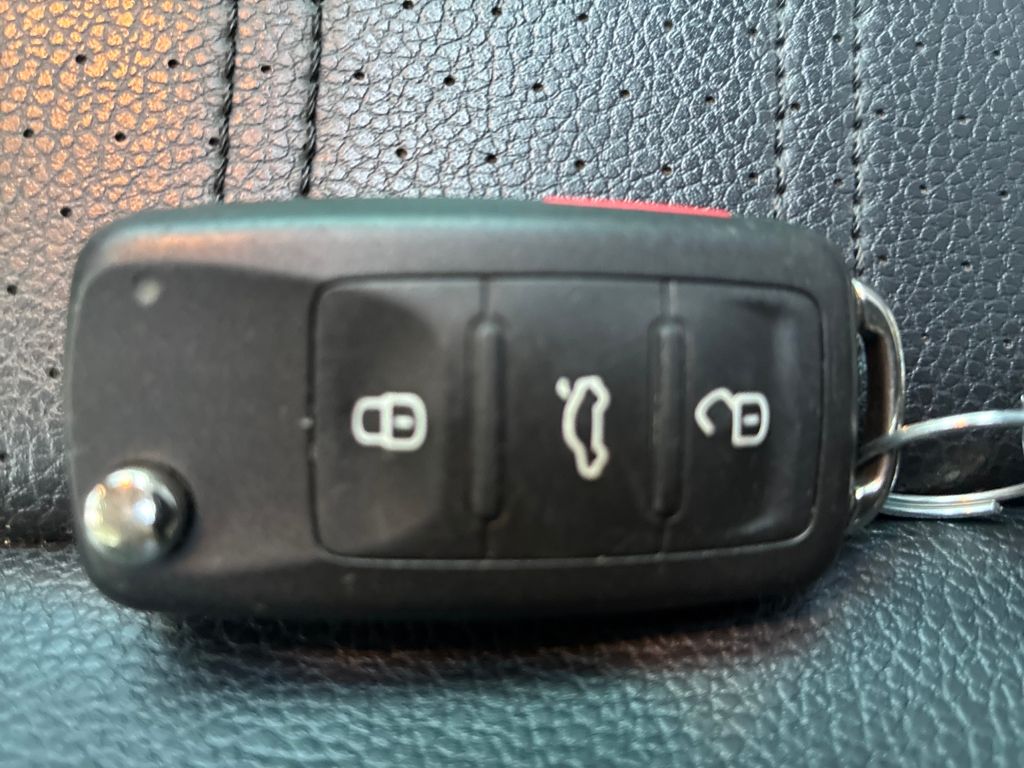 2016 Volkswagen Jetta 2.0T GLI SE photo 26