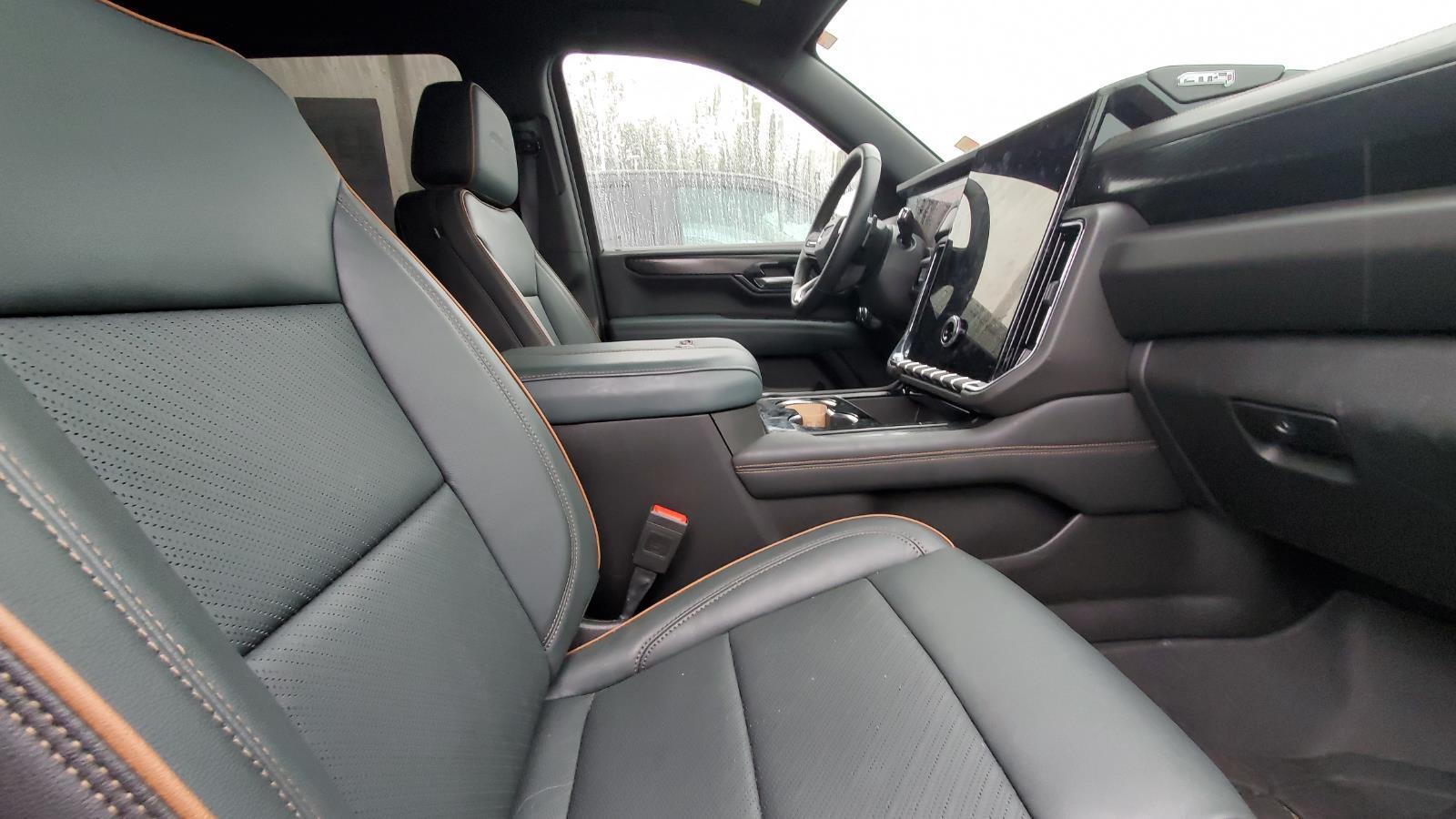 2025 Gmc Yukon XL AT4 photo 3