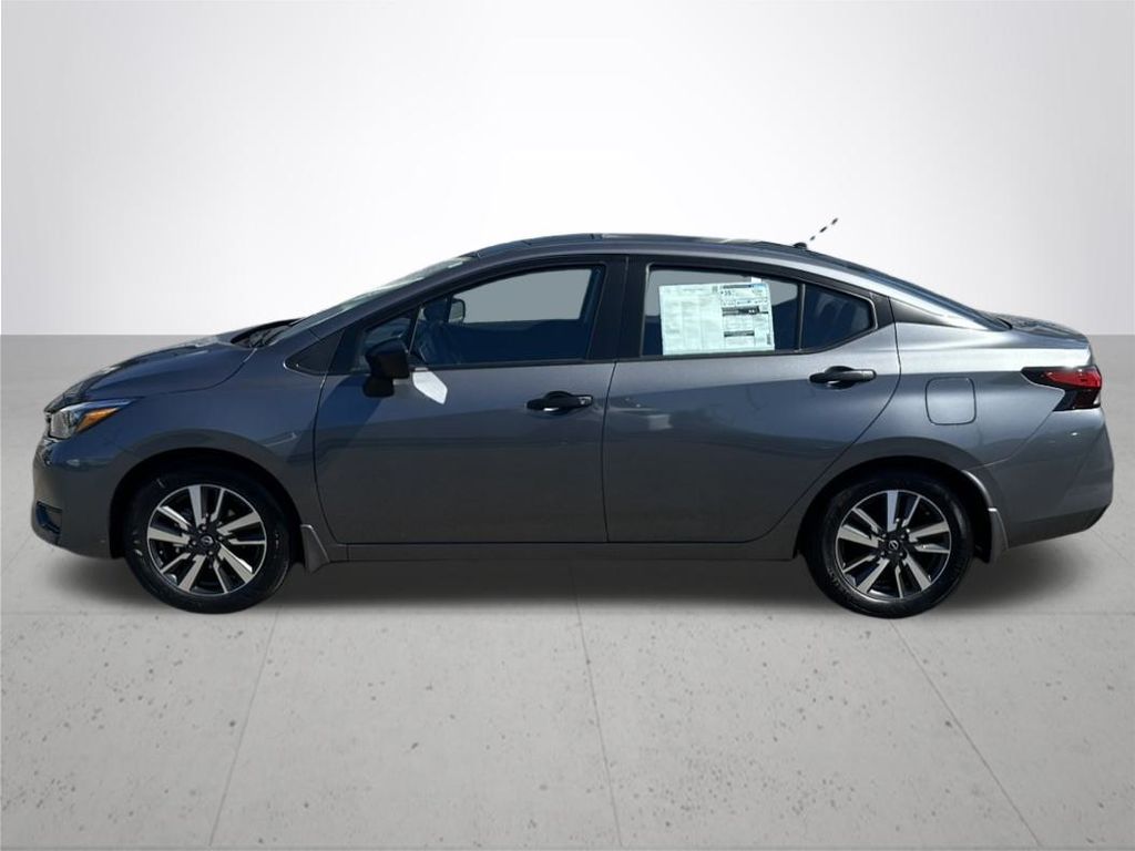 2025 Nissan Versa 1.6 S photo 11
