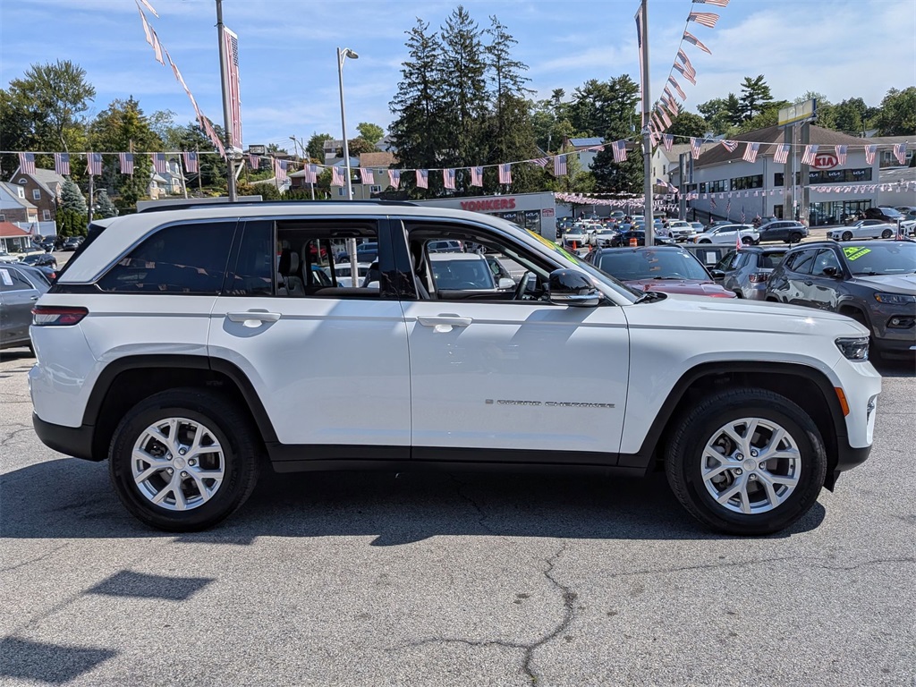 2023 Jeep Grand Cherokee Limited photo 3