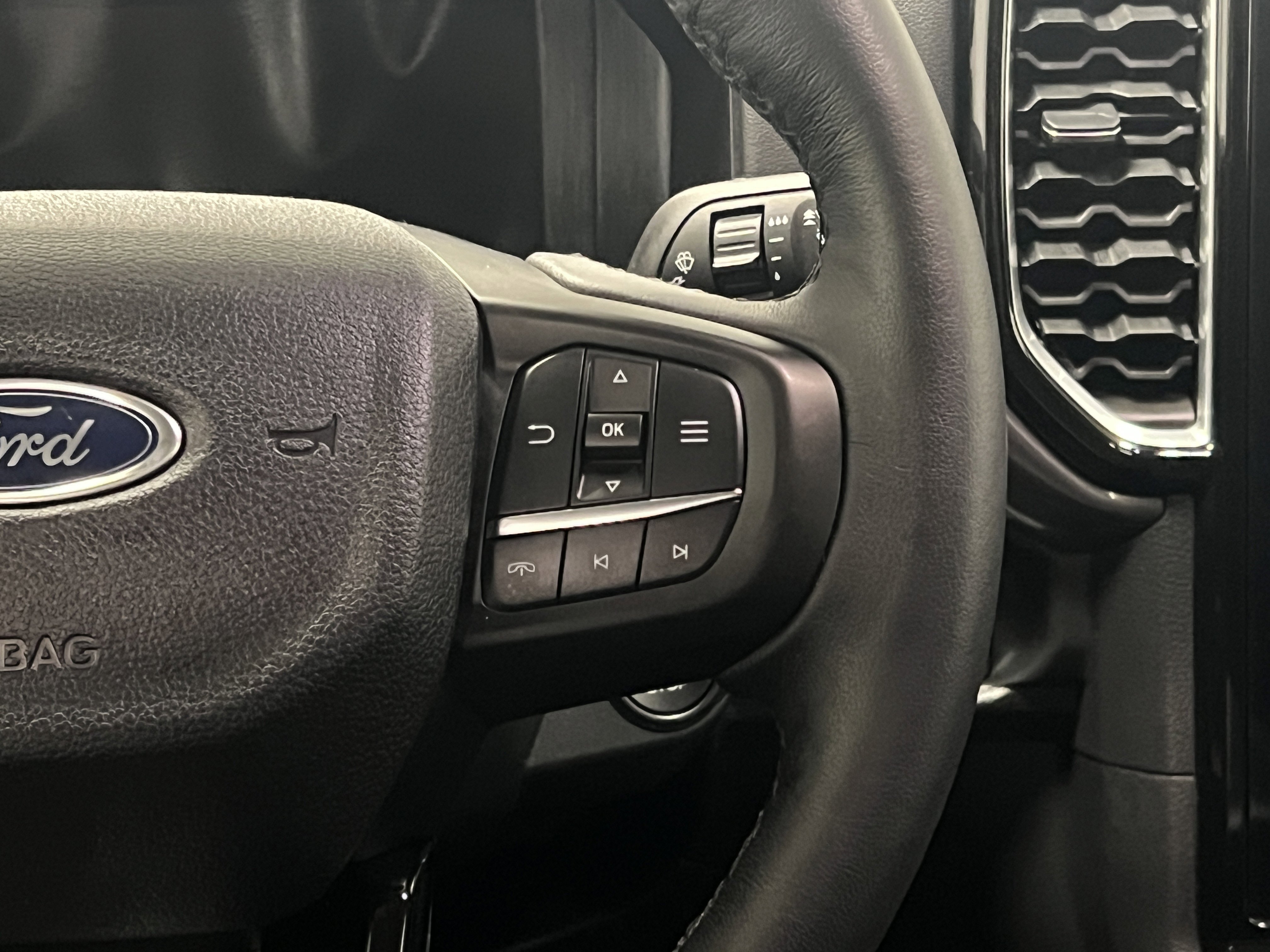 2024 Ford Ranger Lariat photo 11