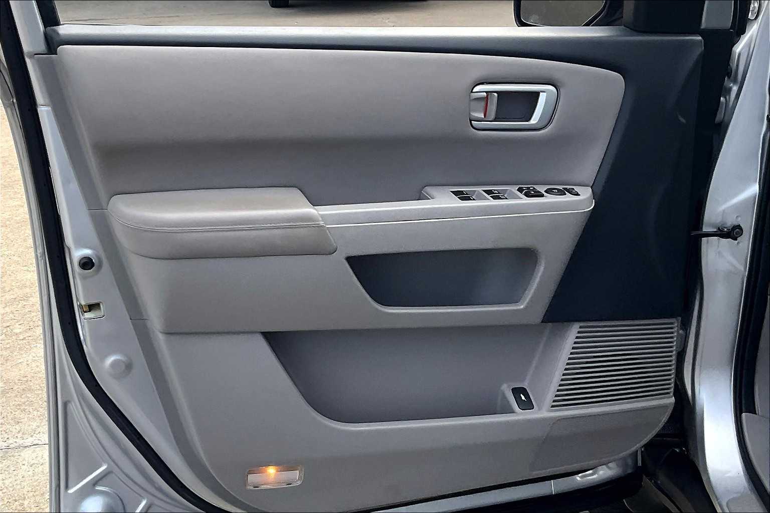 2014 Honda Pilot EX-L photo 19