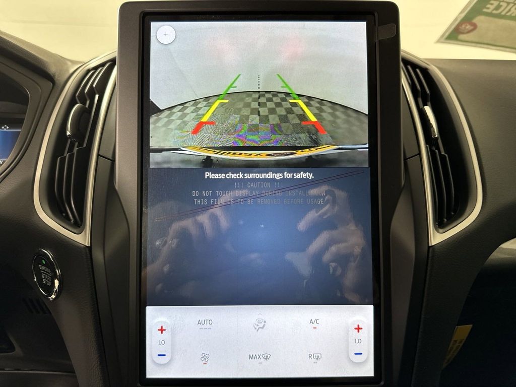 2024 Ford Edge SE photo 5