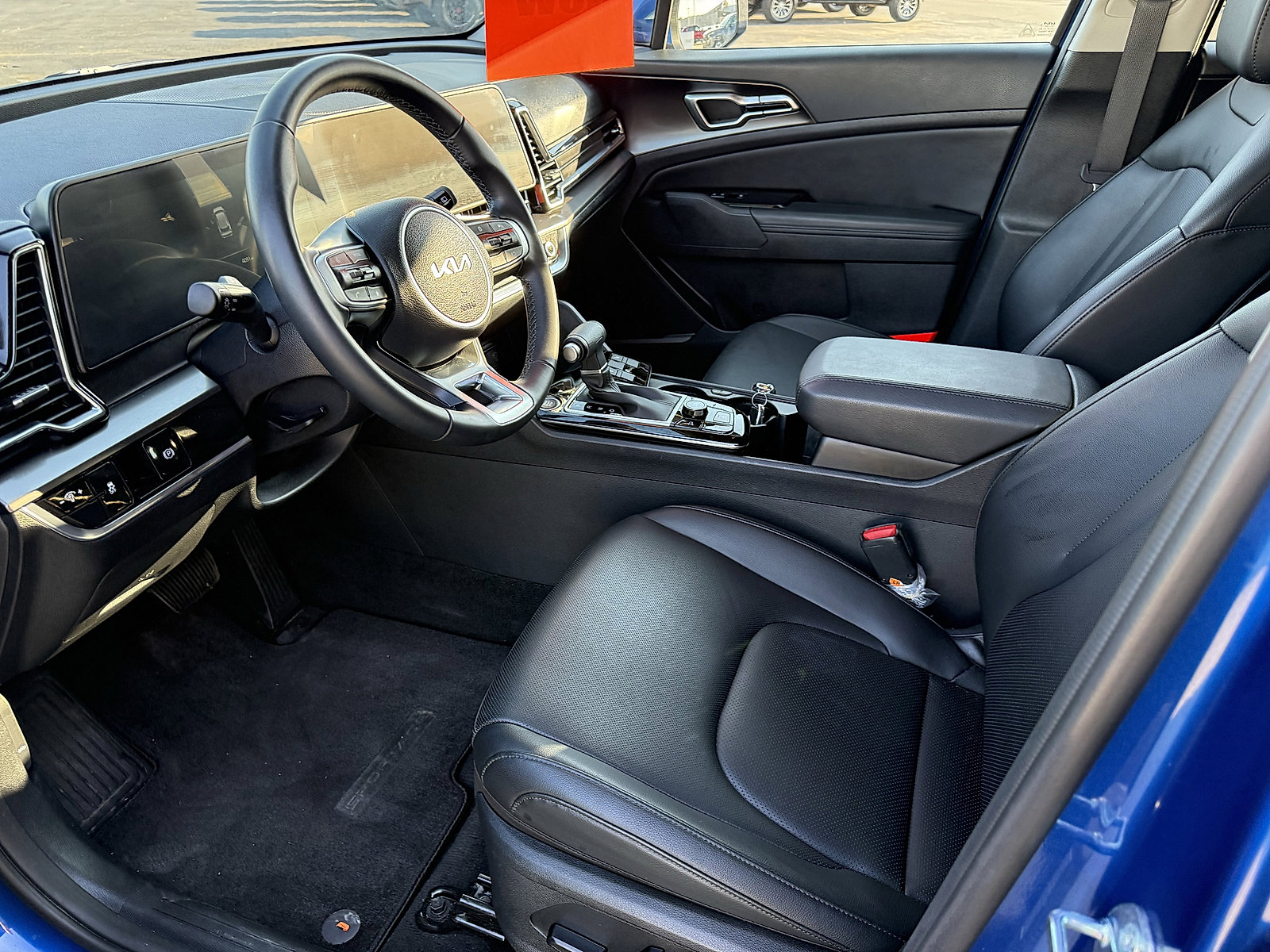 2025 Kia Sportage EX photo 13