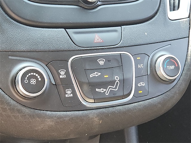 2018 Chevrolet Malibu 1LT photo 21