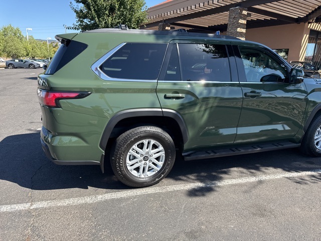 2023 Toyota Sequoia SR5 photo 3