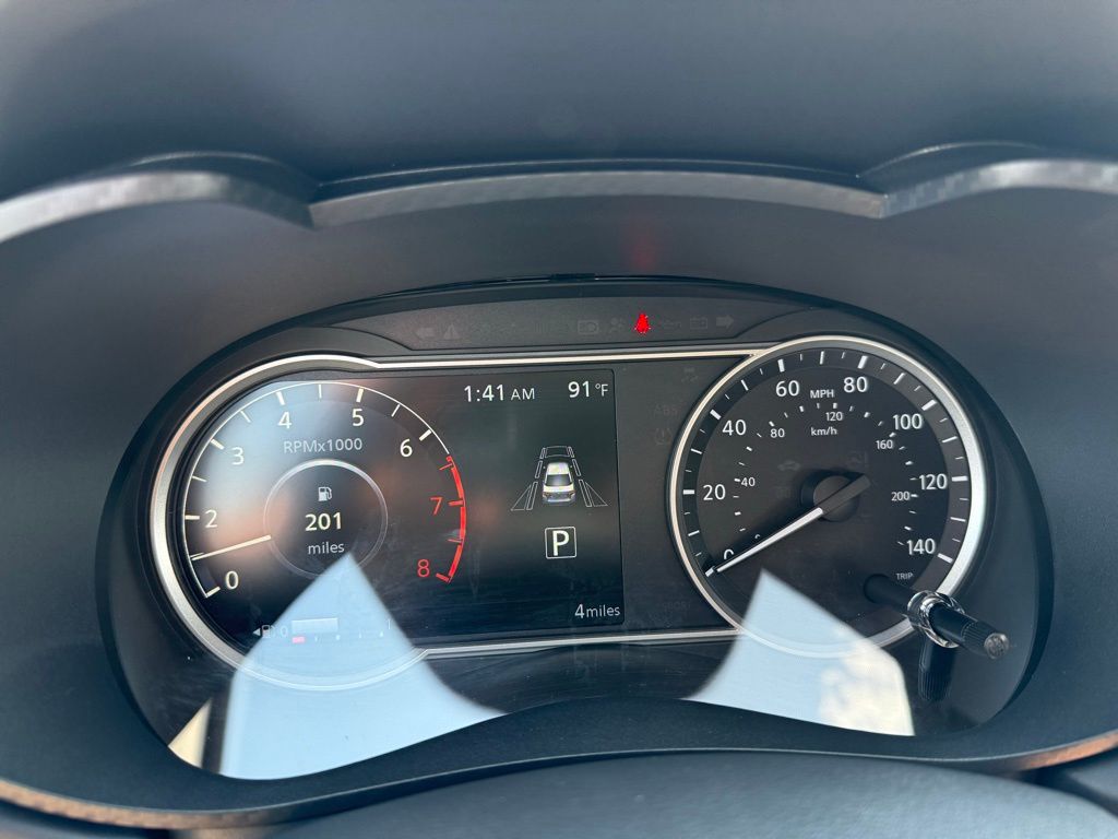 2025 Nissan Versa SR photo 15