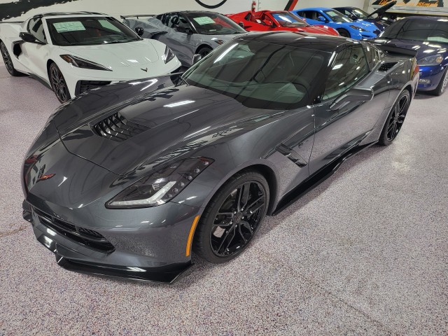 2018 Chevrolet Corvette Stingray Z51 1LT photo 2