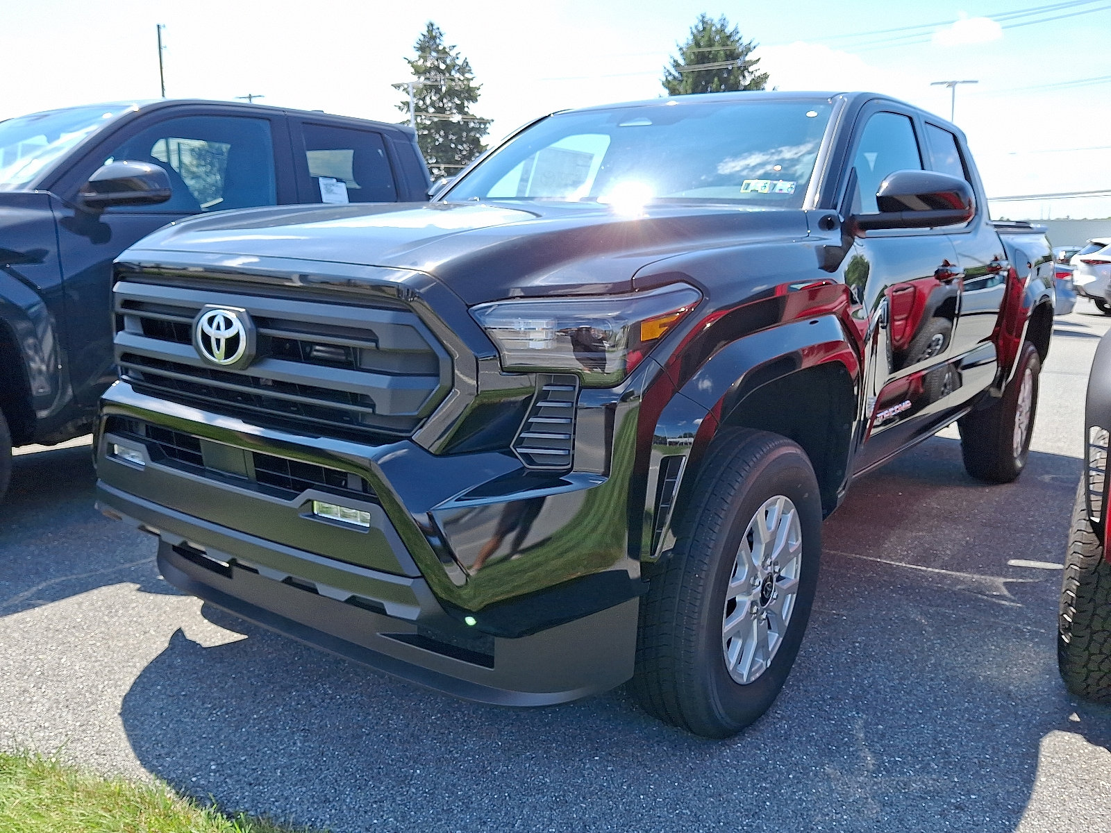 2025 Toyota Tacoma SR5 Double Cab photo 3