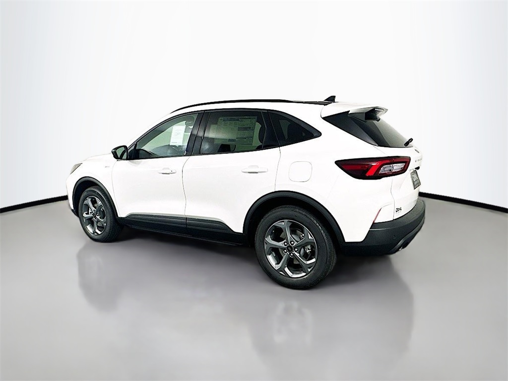 2025 Ford Escape ST-Line photo 4