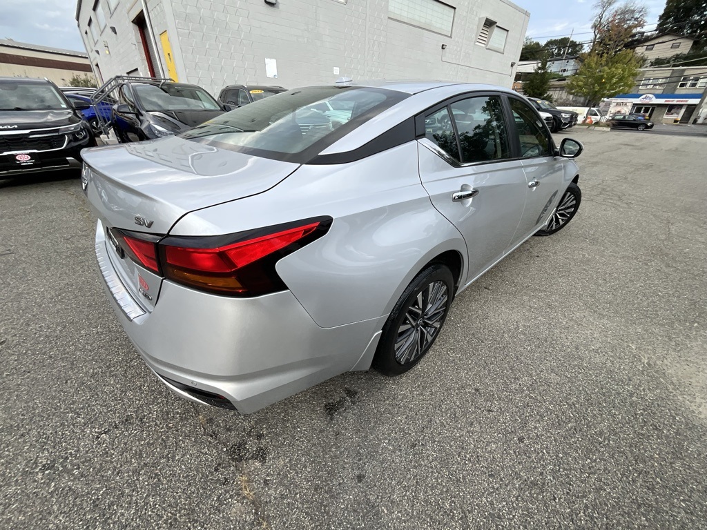 2023 Nissan Altima 2.5 SV photo 4