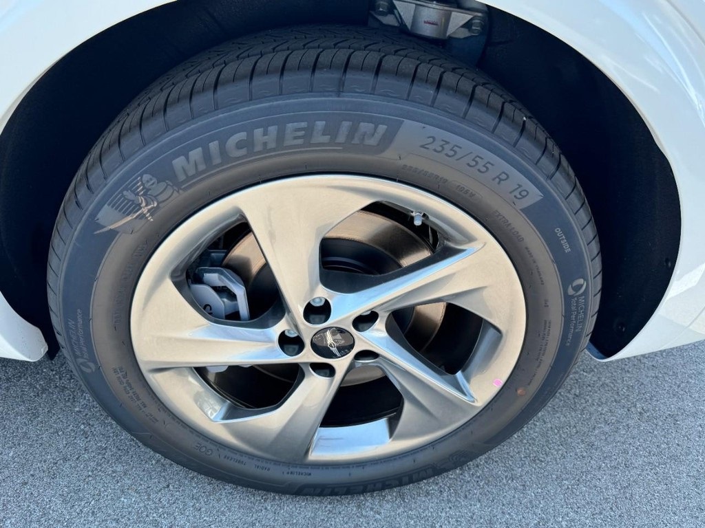 2026 Genesis GV70 2.5T Advanced photo 5