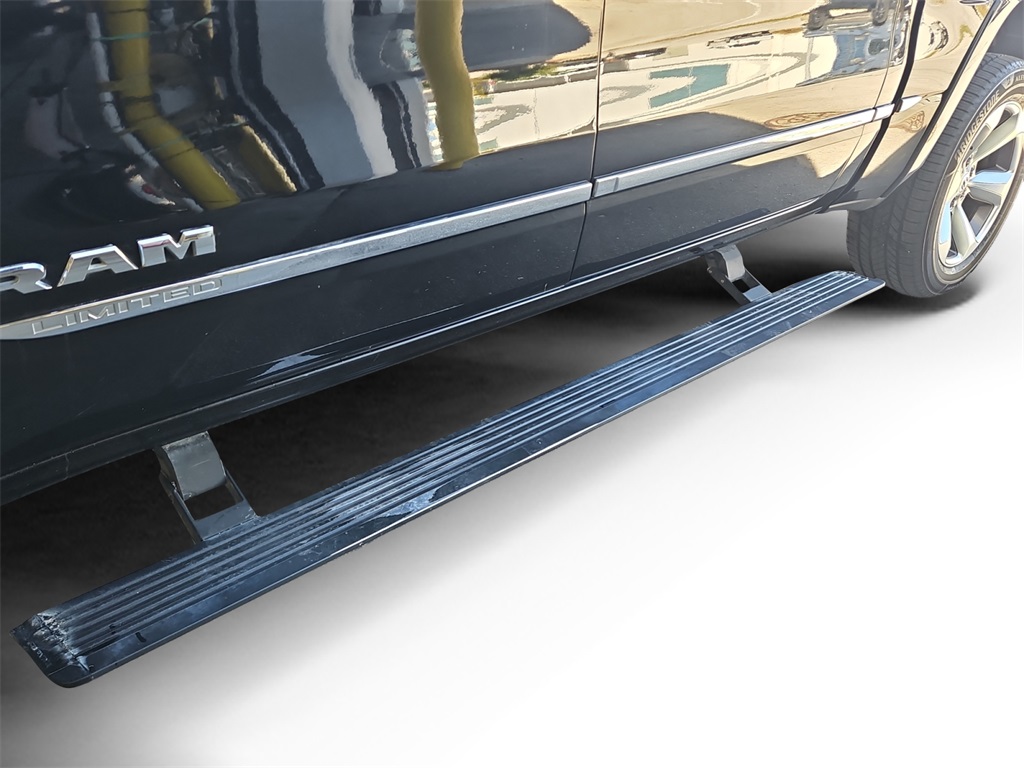 2019 Ram 1500 Limited photo 16