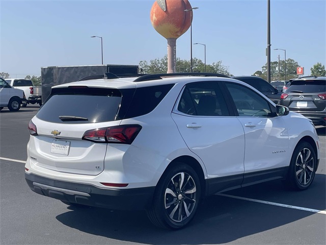 2022 Chevrolet Equinox LT photo 3