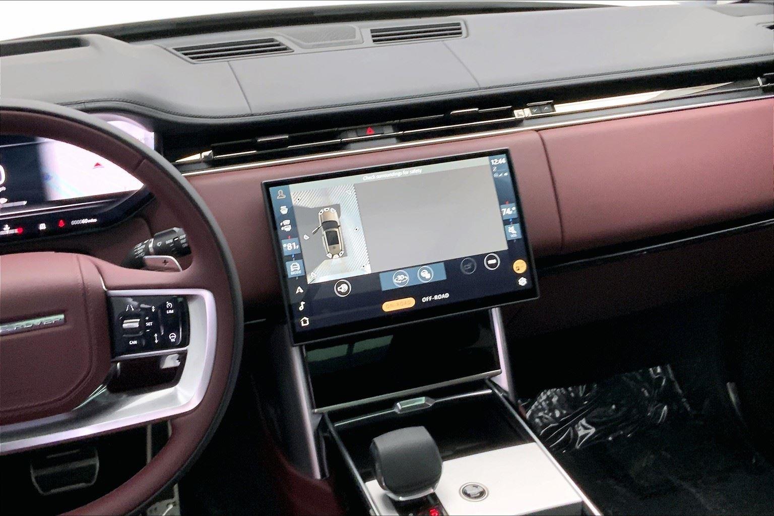 2025 Land Rover Range Rover Autobiography photo 4