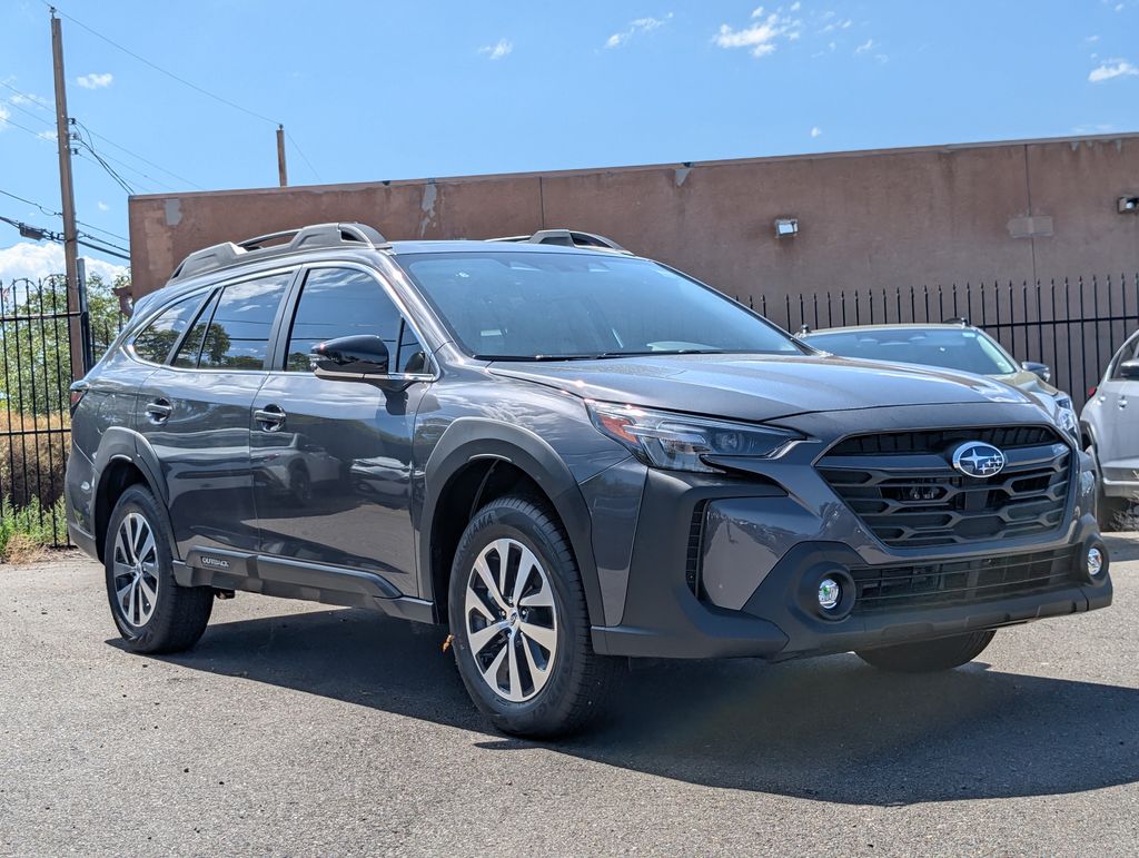 2025 Subaru Outback Premium's photo