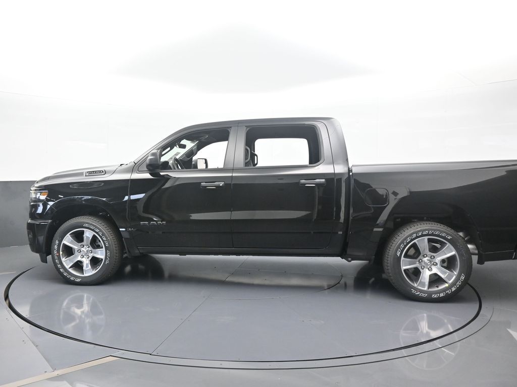 2026 Ram 1500 Express photo 3