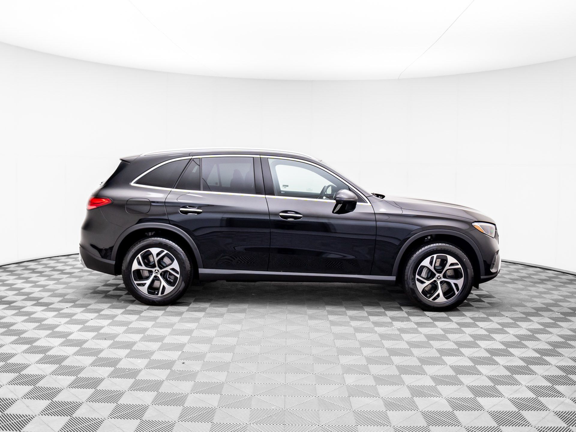2026 Mercedes Benz GLC 350e 4MATIC photo 6