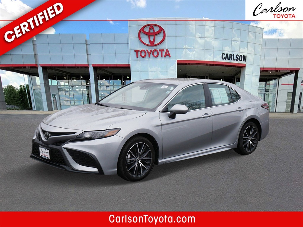2024 Toyota Camry SE's photo