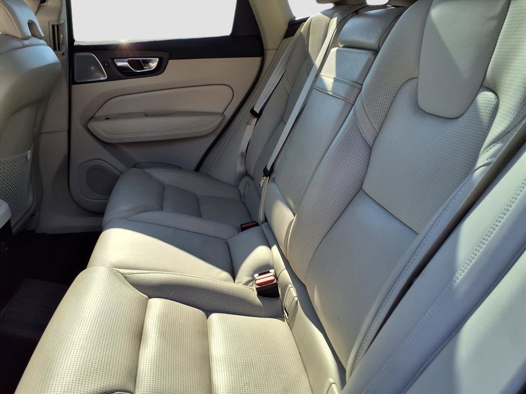 2021 Volvo XC60 Recharge T8 Inscription photo 13