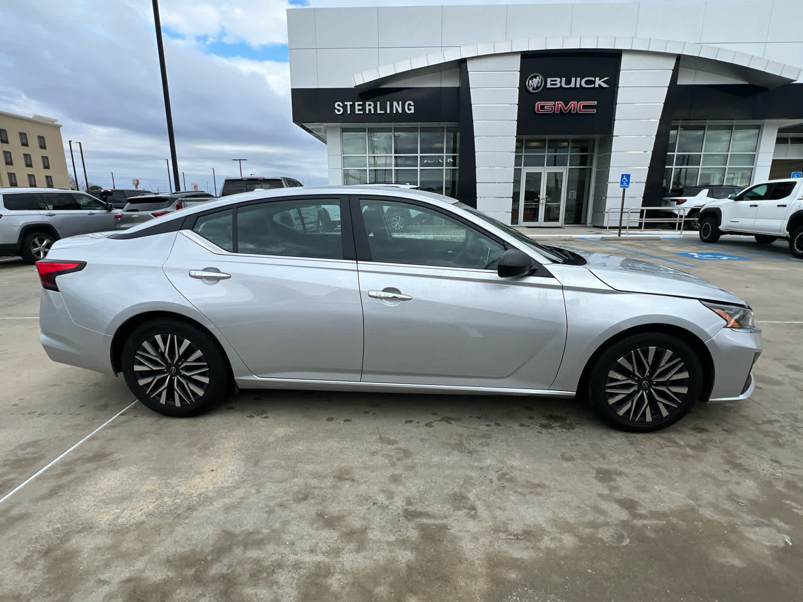 2025 Nissan Altima SV