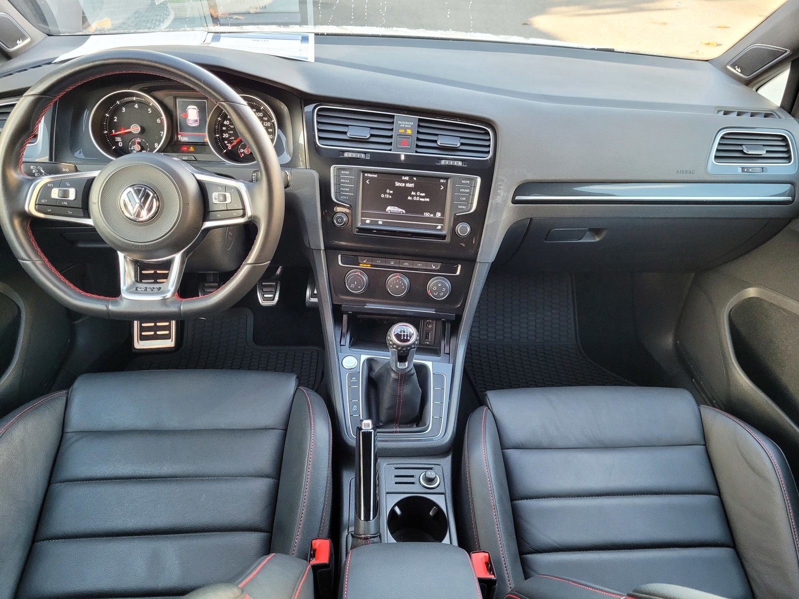 2017 Volkswagen Golf GTI SE photo 4