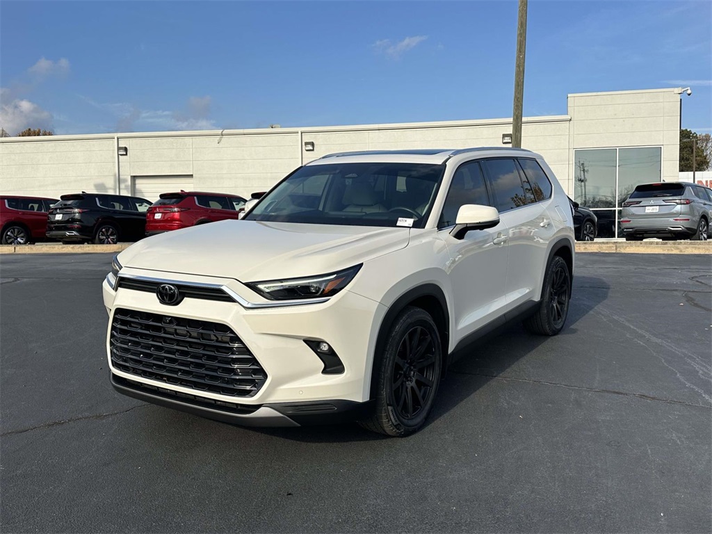 2024 Toyota Grand Highlander Platinum photo 3