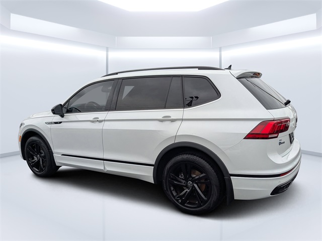 2024 Volkswagen Tiguan SE R-Line Black photo 3