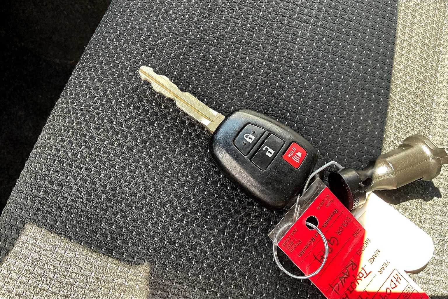 2017 Toyota RAV4 XLE photo 13